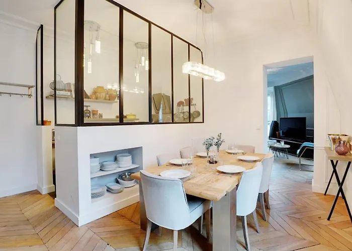 Chic Avec Vue - Montorgueil