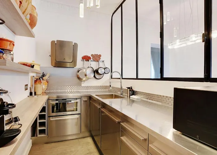 Chic Avec Vue - Montorgueil Paris