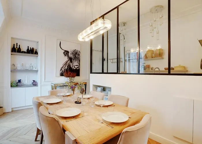 Chic Avec Vue - Montorgueil