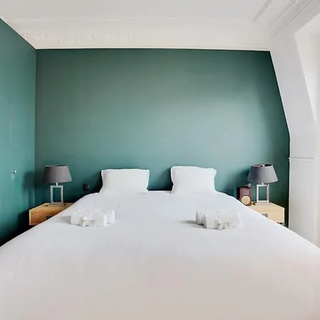 Chic Avec Vue - Montorgueil